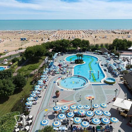 Aparthotel Holiday Bibione Exterior photo