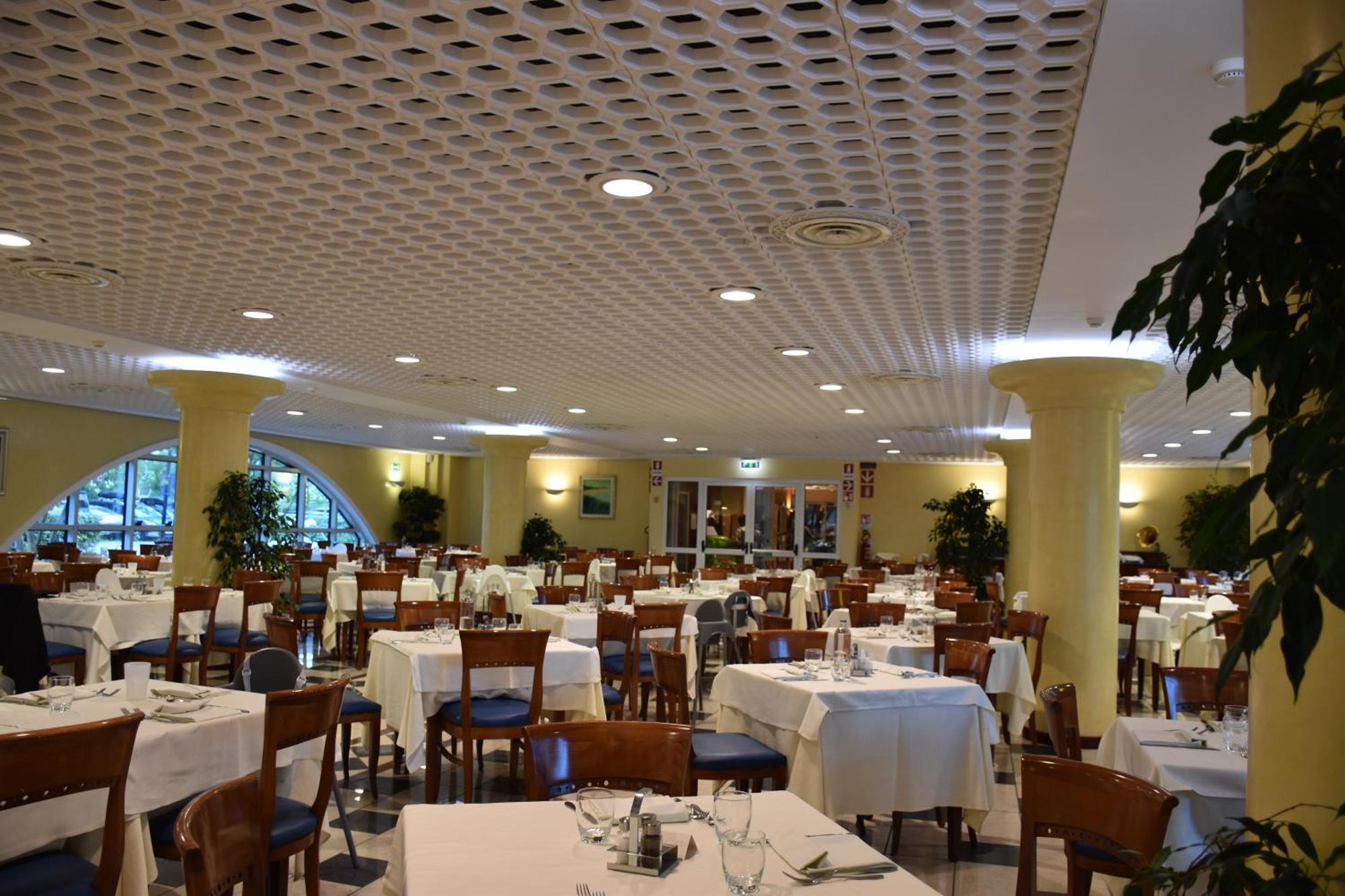 Aparthotel Holiday Bibione Exterior photo