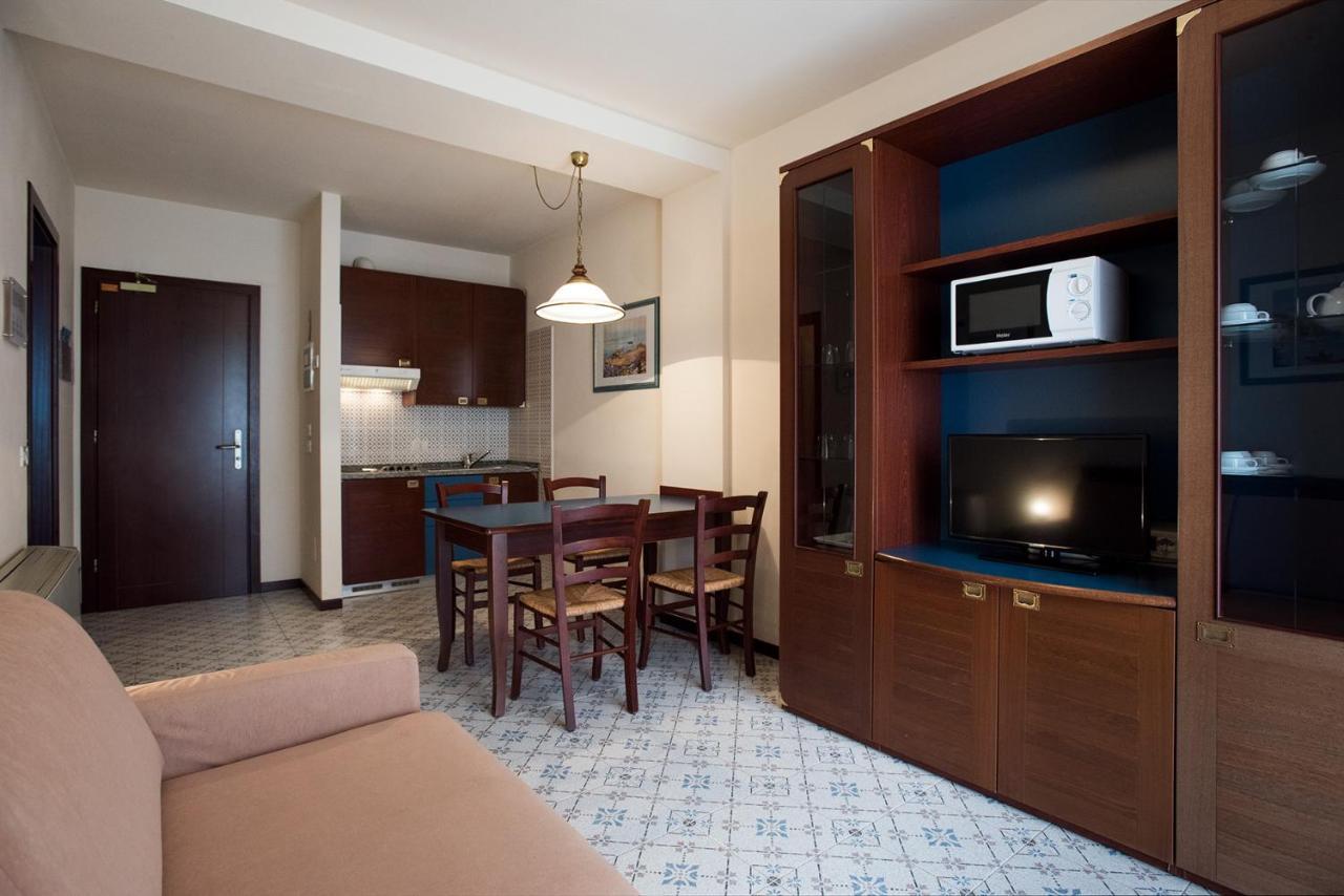 Aparthotel Holiday Bibione Exterior photo