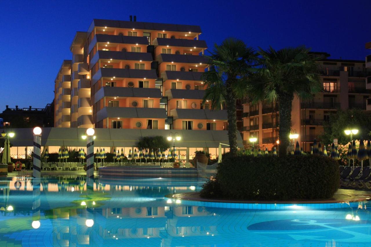 Aparthotel Holiday Bibione Exterior photo